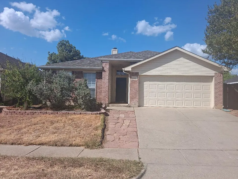 1123 Greenview Ln