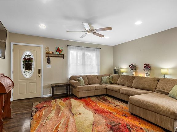 5th image of 15939 Paradise Ln