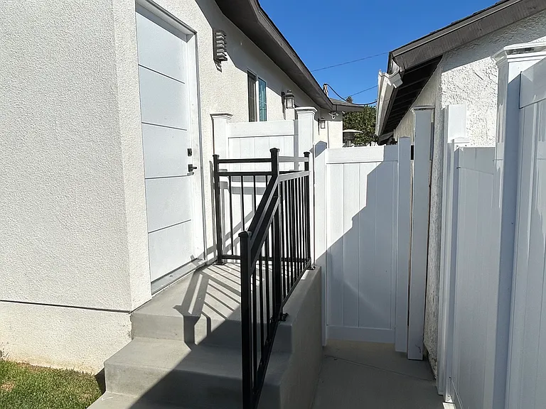 616 E Avenida De Las Flores #C — Photo 1