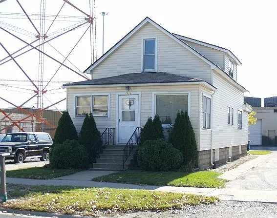 2903 Bernice Rd photo 1
