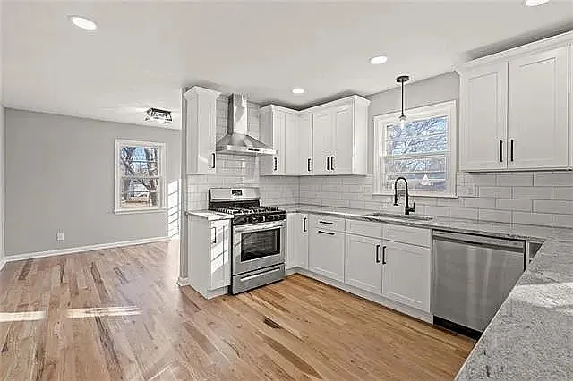 8539 Stearns Rd — Photo 7