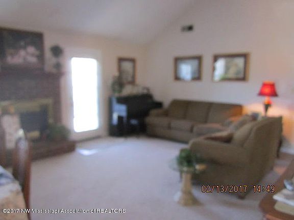 4th image of 905 Reed Rd