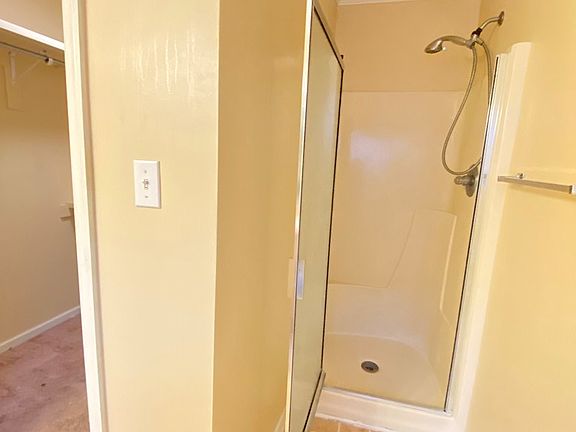 2nd image of 3240 Oak Garden Dr