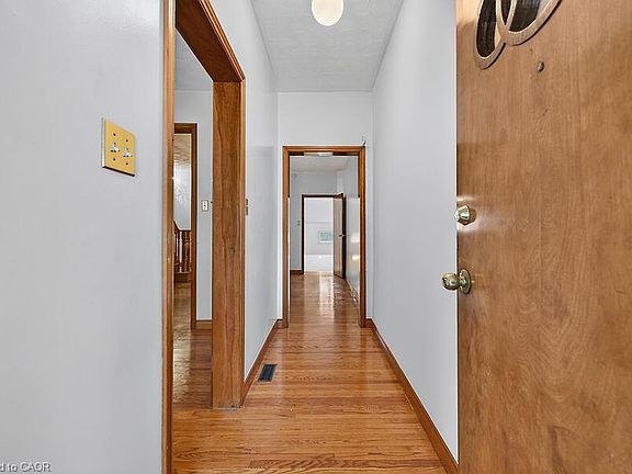 5th image of 182 Emerald St N