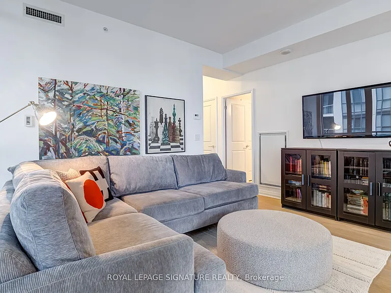 60 Annie Craig Dr #B415 — Photo 4