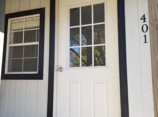 401 Dysart St #N, Claude, TX 79019