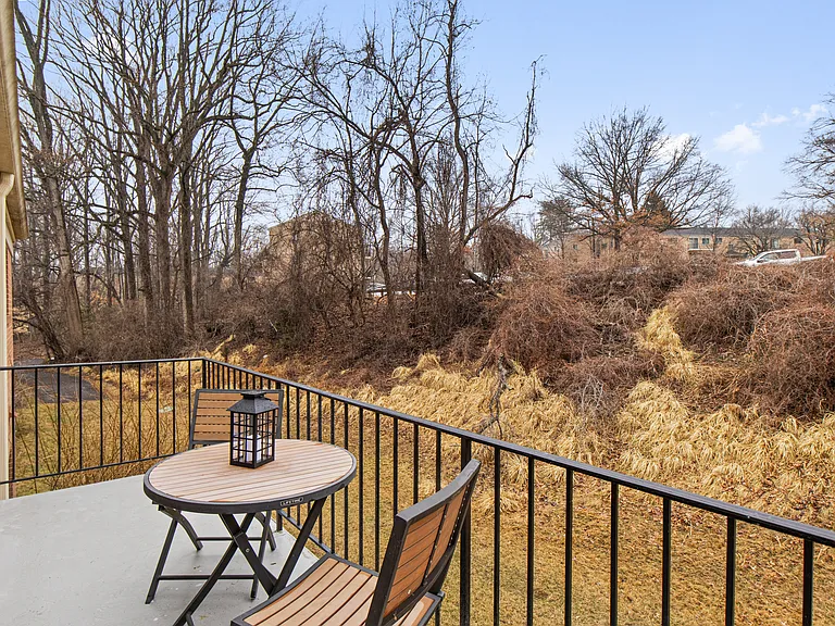 10656 Weymouth St #202 — Photo 3