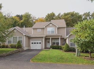 57 Twin Ponds Dr, Kingston, NY 12401