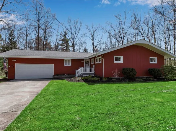 85 South Ln, Orchard Park, NY 14127
