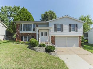 347 Parma Dr, Ballwin, MO 63021