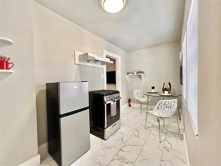 5224 Leeland St #A — Photo 4