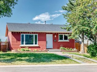32 Macewan Park Line NW, Calgary, AB T3K 3E8