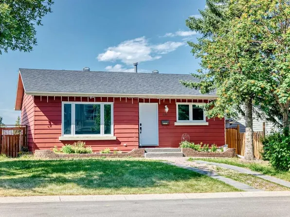 32 Macewan Park Line NW, Calgary, AB T3K 3E8