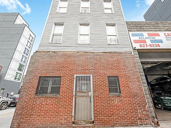 4th image of 2693 Fulton St