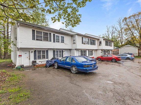 3rd image of 76 Ethan Allen Parkway