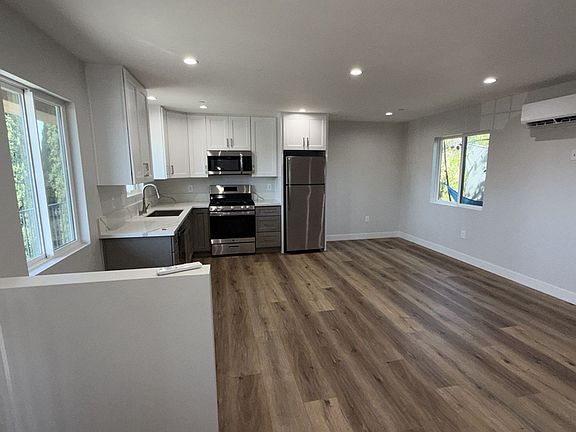 2nd image of 6243-65 Vineland Ave #65VI1