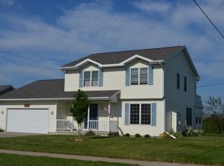 204 4th St, Brooklyn, WI 53521