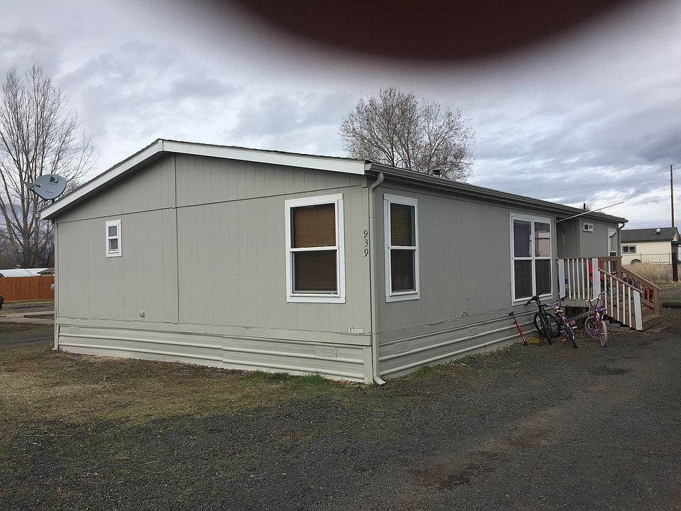 All new exterior paint!