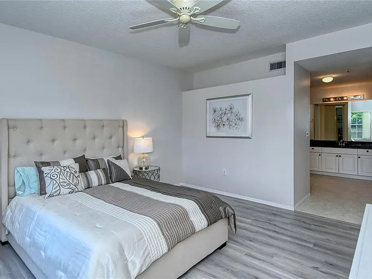 5414 Fair Oaks St #10-D — Photo 9