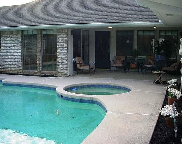 1st image of 18604 Featherwood Dr