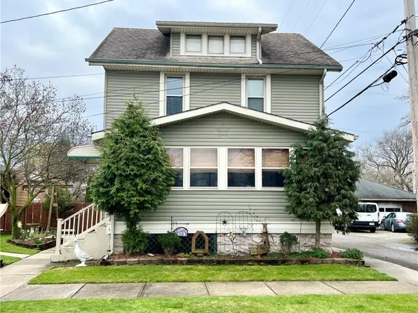 308 W 9th St, Dover, OH 44622