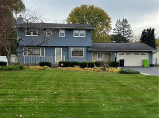 121 Colony Park Dr, Liverpool, NY 13088