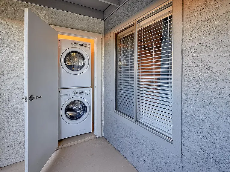 Chandler Meadows Furnished Apartments — Photo 9