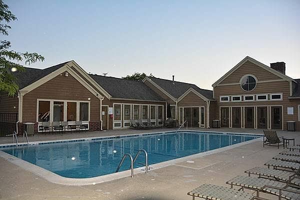 1st image of 214 Glengarry Dr APT 202