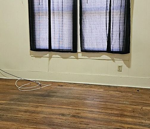 4th image of 2020 Vance Ave