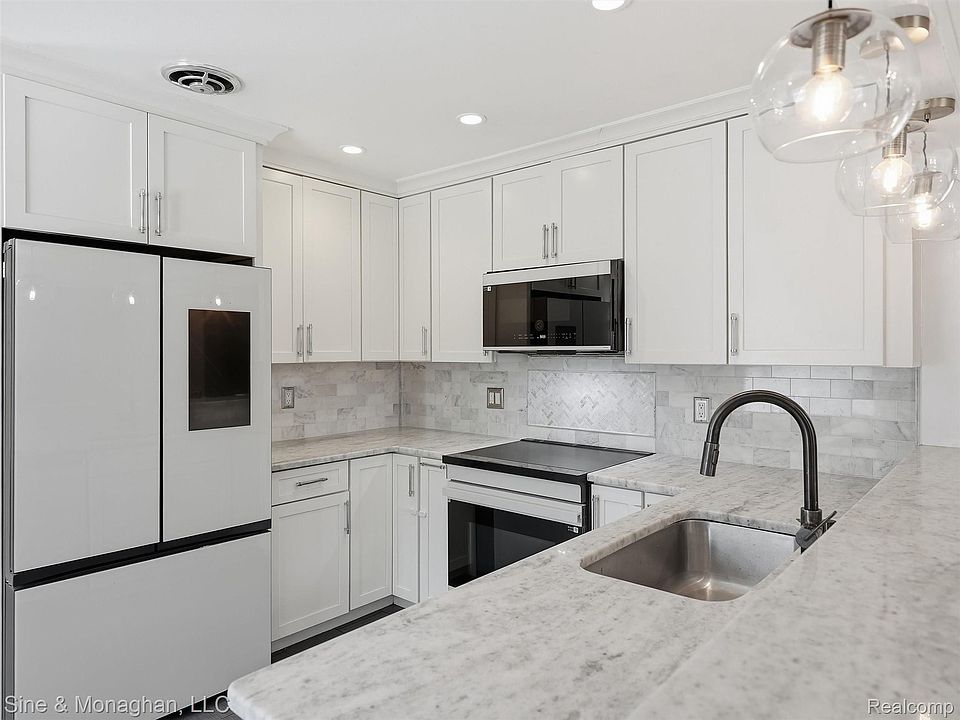 1327 Alicia Ct, photo 18