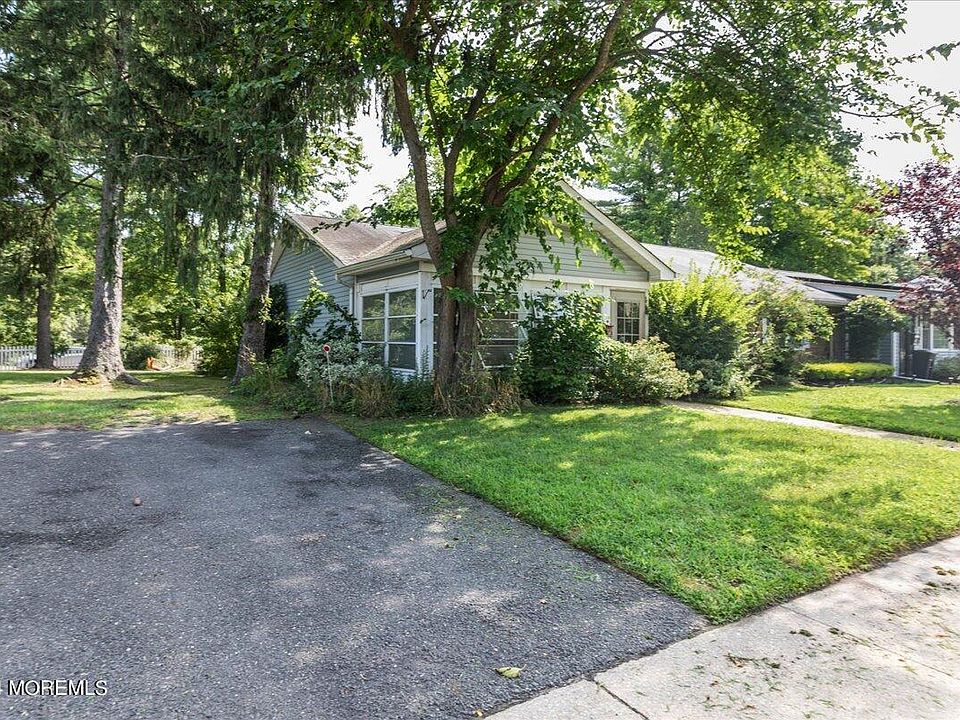 1st image of 5A Carnation Drive