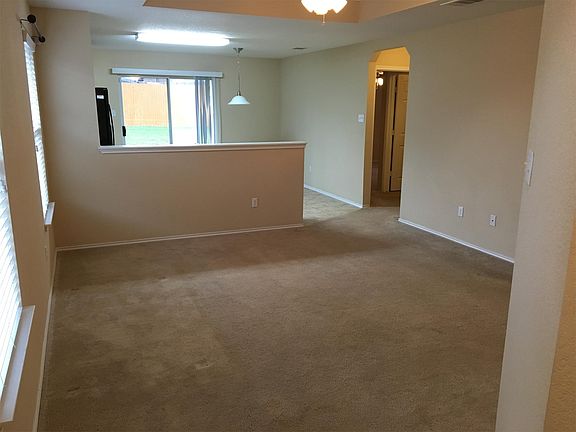 2nd image of 145 Lynn Crest Bnd