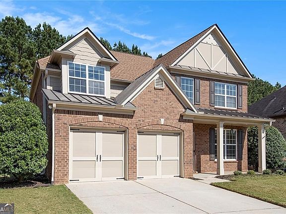 3rd image of 4825 Silver Leaf Dr