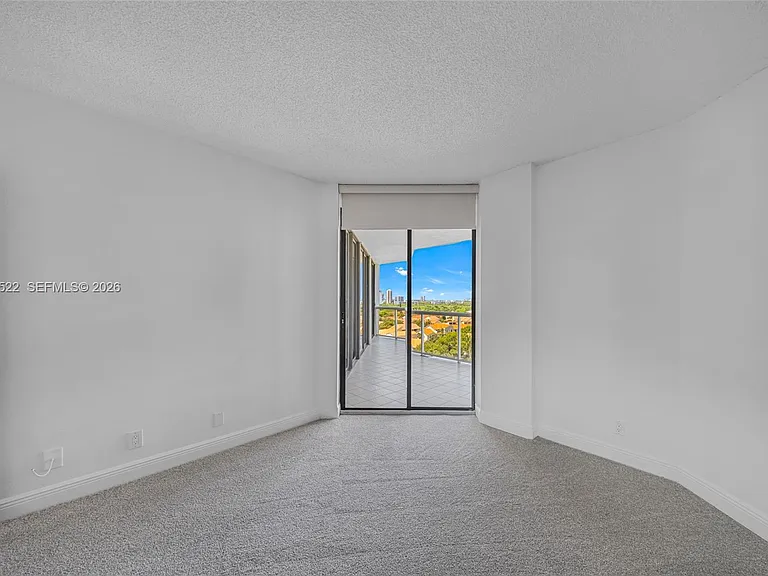 3610 Yacht Club Dr #1016 — Photo 17