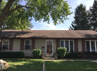 39 Ambassador Ave, Romeoville, IL 60446