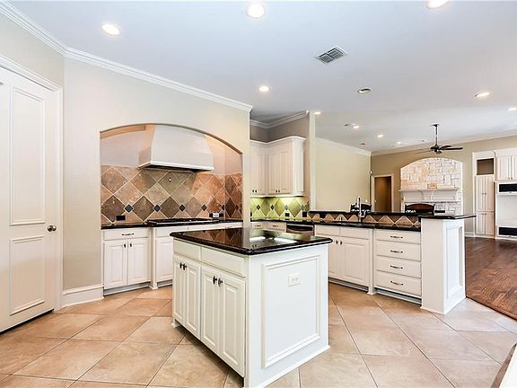 3rd image of 5057 Castle Creek Ln