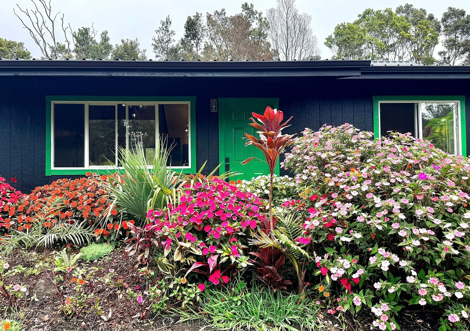 Newly Renovated in Volcano — Photo 2