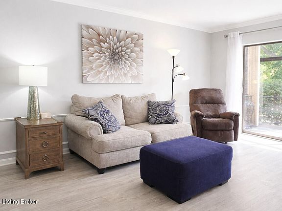 3rd image of 1600 Gardiner Ln APT 218