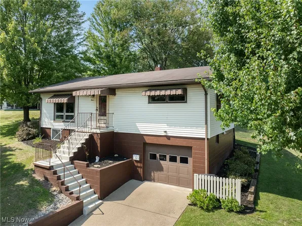 3 Iona Dr, Saint Clairsville, OH 43950