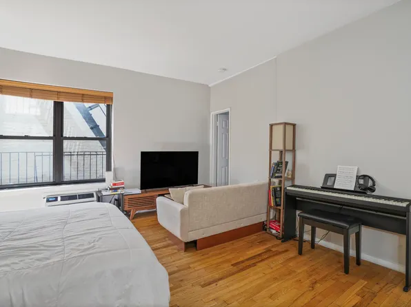 160 East 91st Street image 3 of 8