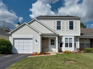 87 Sandhurst Rd, Mundelein, IL 60060