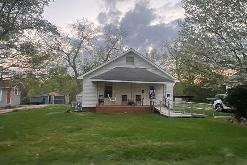 1st image of 38 Stowe St