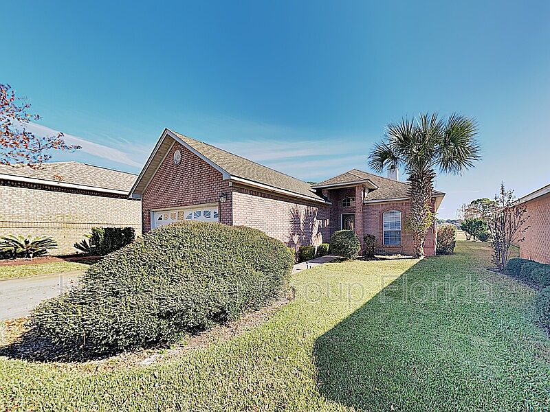 1st image of 4056 Longwood Cir