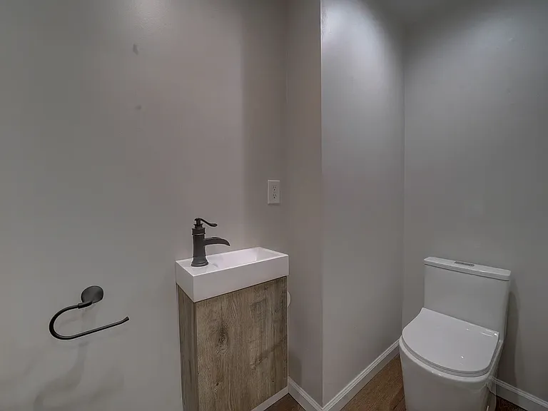 1678 Windemere Ln — Photo 15