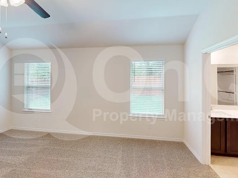 3920 Glastonbury Rd — Photo 12