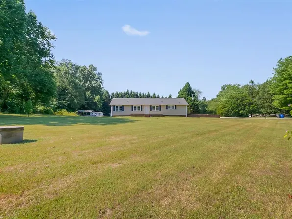 2840 Alvarado St, Winston Salem, NC 27101