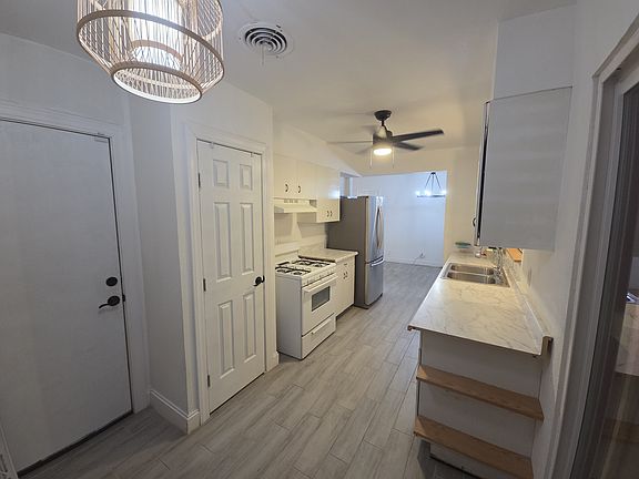 4th image of 126 Postwood Dr