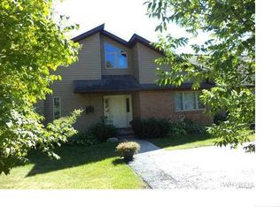 5217 Bridle Path Ln, Lewiston, NY 14092