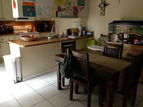 4th image of 860 SW 118th Terrace #860