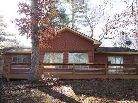 2nd image of 1011 Carousel Ln